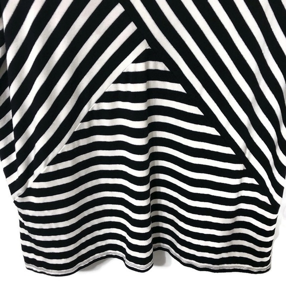 LAURA Black & White Striped Asymetric Top Size L - Picture 6 of 13